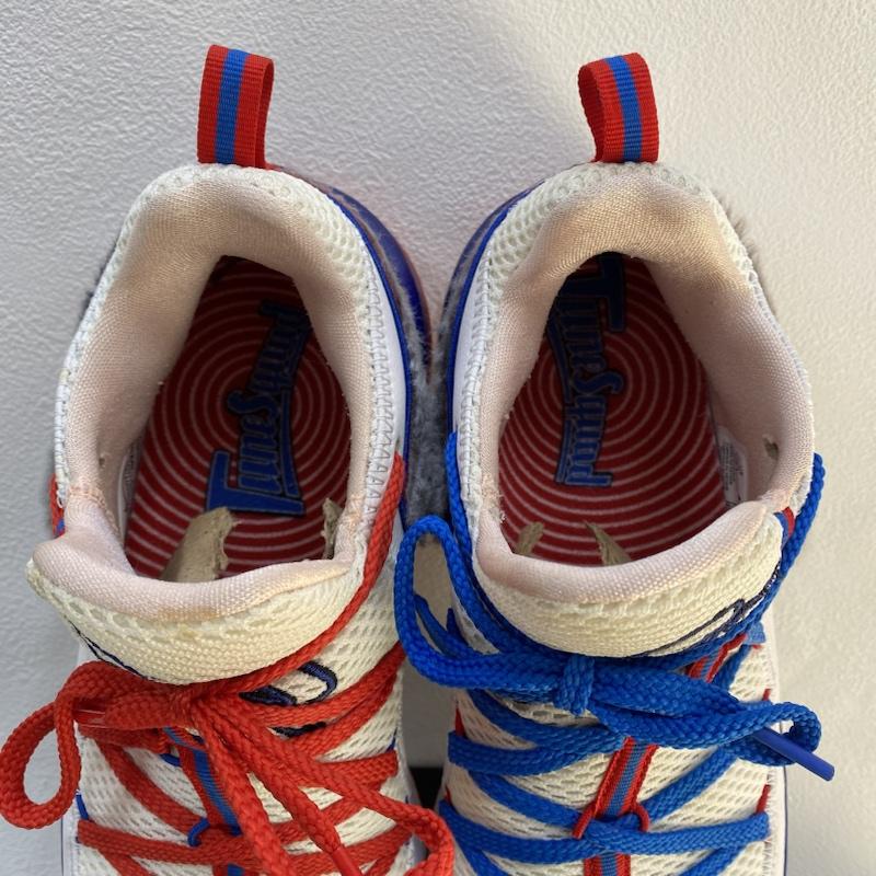 ナイキ NIKE スニーカー スニーカー NIKE / 2020ss / LEBRON 17 LOW / LEBRON JAMES シグネチャーモデル / CD5007-100-fs / 27.0 27.0cm ロゴ、文字 白 / ホワイト / white X 青 / ブルー / blue X 赤 / レッド / red メンズ USED 古着 中古 50093175