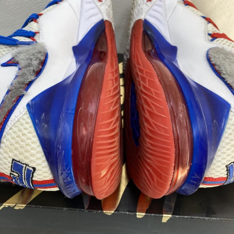 ナイキ NIKE スニーカー スニーカー NIKE / 2020ss / LEBRON 17 LOW / LEBRON JAMES シグネチャーモデル / CD5007-100-fs / 27.0 27.0cm ロゴ、文字 白 / ホワイト / white X 青 / ブルー / blue X 赤 / レッド / red メンズ USED 古着 中古 50093175