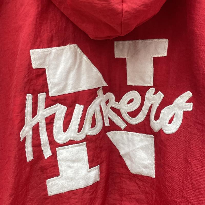 スターター STARTER ジャケット、上着 ジャンパー、ブルゾン Nebraska Huskers ネブラスカ ハスカーズ パデッドジャケット - 赤 / レッド / red メンズ USED 古着 中古 50094513