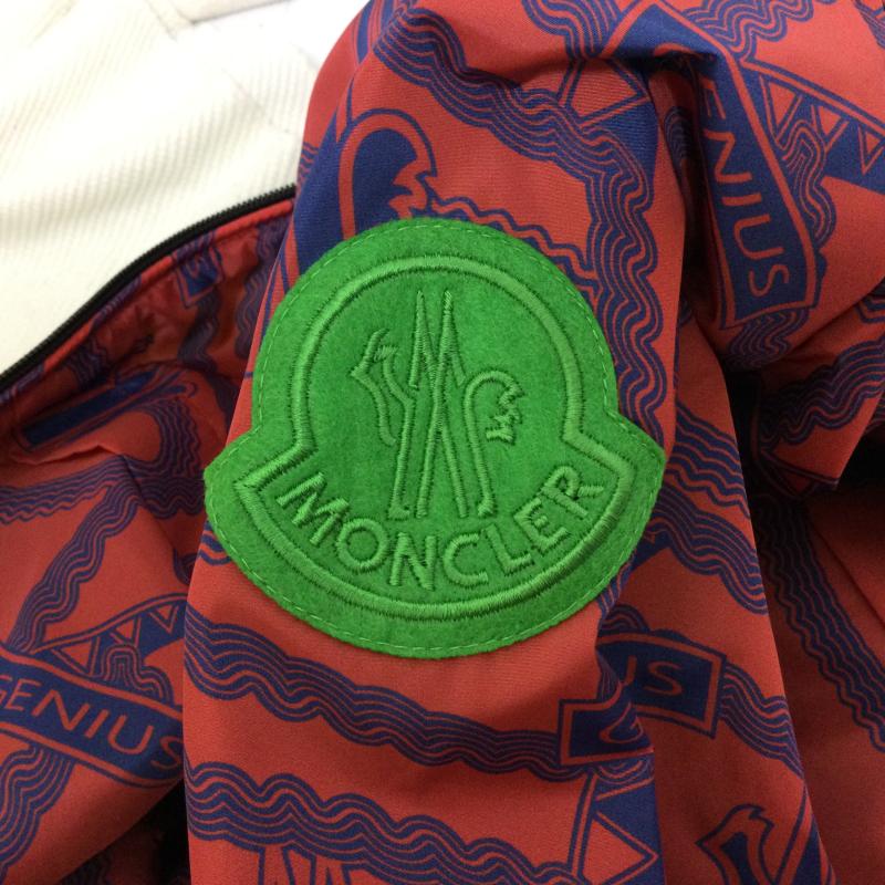 モンクレール MONCLER ジャケット、上着 ジャンパー、ブルゾン JAU GIUBBTTO F10921A70600 539WD ロゴ総柄プリント ナイロンパーカー ナイロンジャケット タグ付 0 ロゴ、文字 赤 / レッド / red X 紺 / ネイビー / navy メンズ USED 古着 中古 50107785