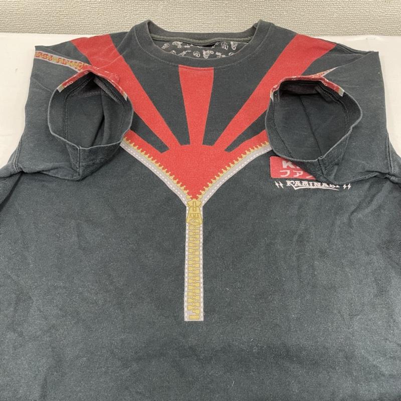 カミナリ KAMINARI Tシャツ 半袖 KAMINARI OLD SCHOOL SHOWA MODERN 半袖 Tシャツ ロゴ プリント ファスナー ロゴ、文字 X プリント 黒 / ブラック / black X 赤 / レッド / red メンズ USED 古着 中古 50108395