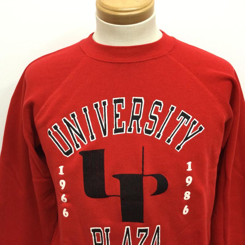 ヘインズ HANES トレーナー 長袖 80 s～90’s USA製 ラグランスリーズ スウエット UNIVERSITY PLAZAロゴプリント ヴィンテージ トレーナー M ロゴ、文字 赤 / レッド / red メンズ USED 古着 中古 50108415