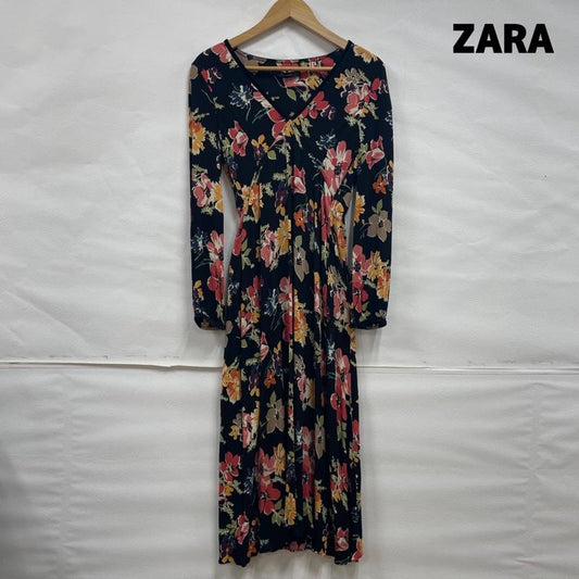 ザラ ZARA ワンピース ロングスカート ZARA 花柄 フラワー ロングワンピース マキシ丈 S S ロゴ、文字 X 花柄 黒 / ブラック / black X マルチカラー / マルチカラー / multicolor レディース USED 古着 中古 50111178