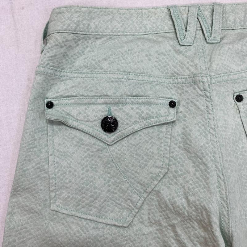 古着 USED パンツ ショートパンツ WILD PARTY ワイルドパーティ ハーフパンツ パイソン柄 スタッズ ストレッチ 1 1 総柄 X ヘビ柄 薄緑 / ライトグリーン / メンズ USED 古着 中古 50111366