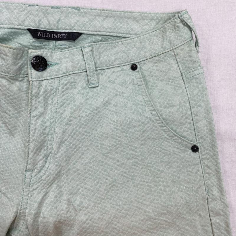 古着 USED パンツ ショートパンツ WILD PARTY ワイルドパーティ ハーフパンツ パイソン柄 スタッズ ストレッチ 1 1 総柄 X ヘビ柄 薄緑 / ライトグリーン / メンズ USED 古着 中古 50111366