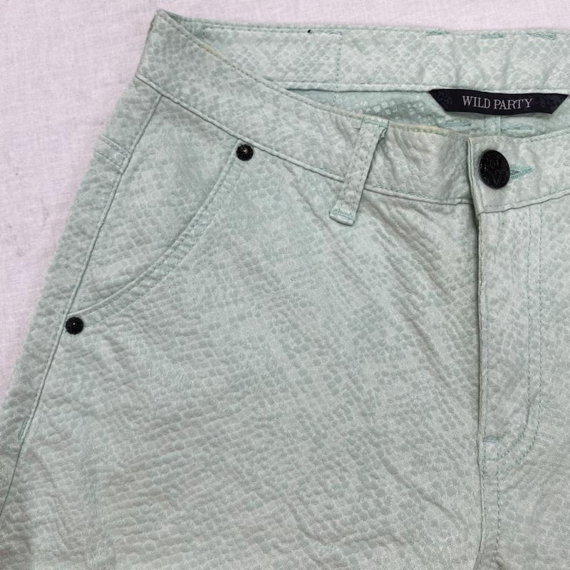 古着 USED パンツ ショートパンツ WILD PARTY ワイルドパーティ ハーフパンツ パイソン柄 スタッズ ストレッチ 1 1 総柄 X ヘビ柄 薄緑 / ライトグリーン / メンズ USED 古着 中古 50111366