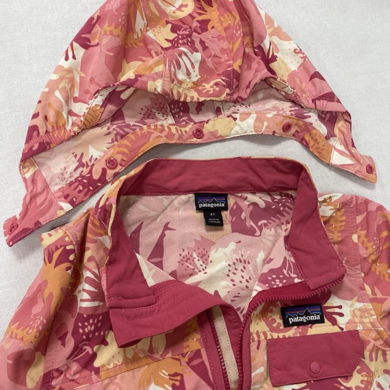 パタゴニア patagonia ジャケット、上着 ジャンパー、ブルゾン キッズ 2019ss Baggies Jacket バギーズジャケット フード着脱可 60289 4 総柄 X ロゴ、文字 桃 / ピンク / pink X 橙 / オレンジ / orange X 白 / ホワイト / white ガールズ USED 古着 中古 50114304