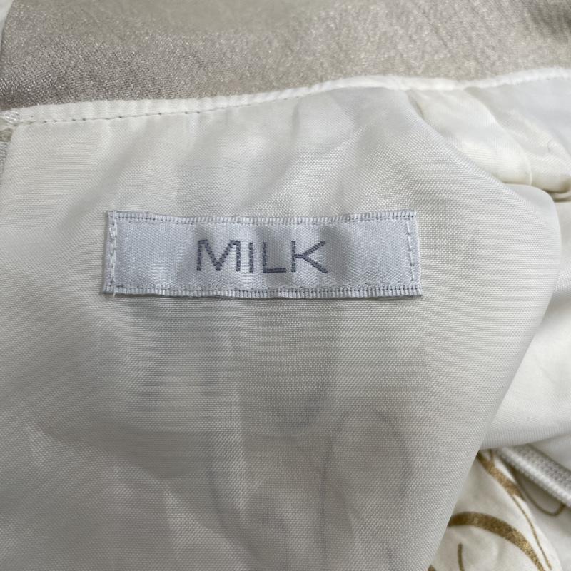 ミルク MILK ワンピース ミニスカート Be my Baby ワンピース 半袖 フレアスカート ミニ丈 ロゴ プリント 総柄 丸襟 01142111 ロゴ、文字 X プリント X 総柄 白 / ホワイト / white X 金 / ゴールド / gold color レディース USED 古着 中古 50119117