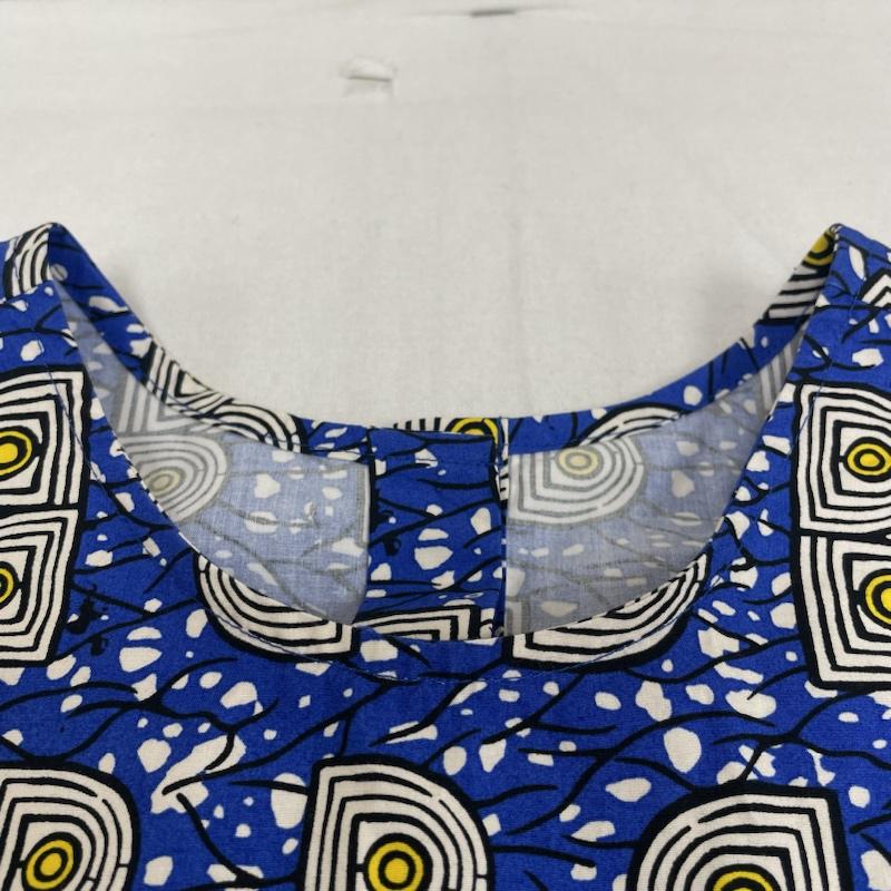 ビームスボーイ BEAMS BOY タンクトップ タンクトップ バティック柄 ノースリーブ シャツ カットソー ガラスボタン 総柄 プリント 総柄 X プリント 青 / ブルー / blue レディース USED 古着 中古 50120833
