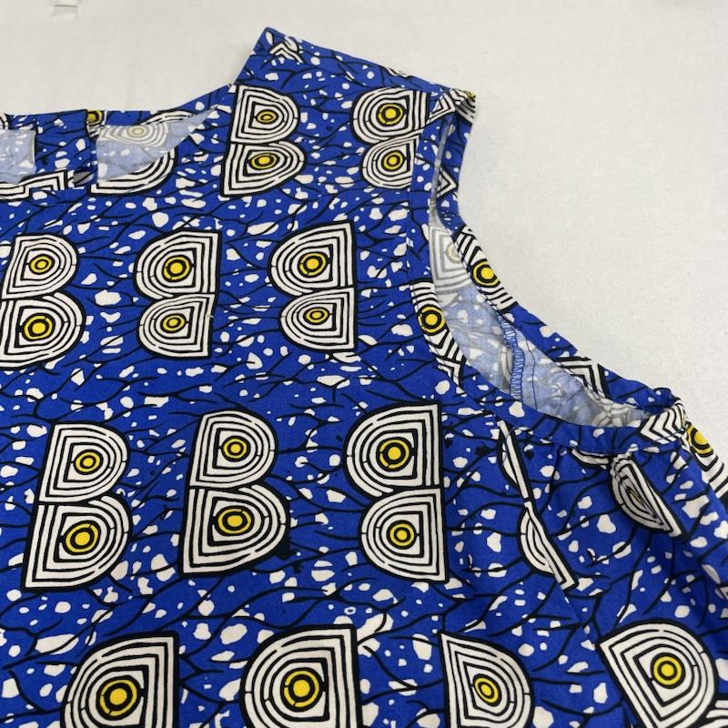 ビームスボーイ BEAMS BOY タンクトップ タンクトップ バティック柄 ノースリーブ シャツ カットソー ガラスボタン 総柄 プリント 総柄 X プリント 青 / ブルー / blue レディース USED 古着 中古 50120833