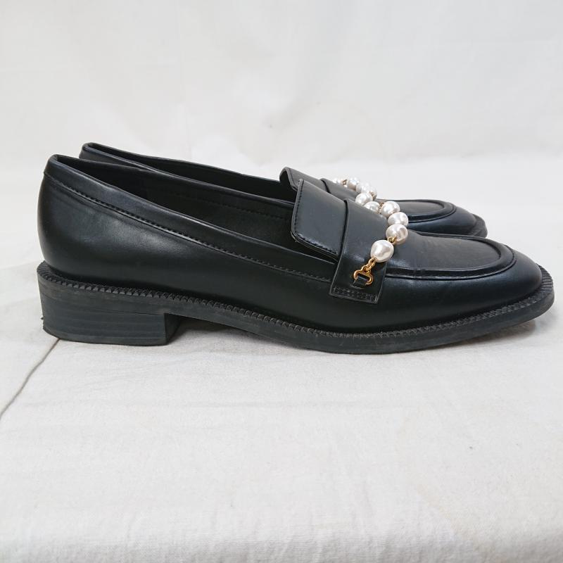 チャールズアンドキース charles&keith ローファー ローファー CHARLES＆KEITH チャールズアンドキース ビーズド ペニーローファー Beaded Penny Loafers - 無地 黒 / ブラック / black レディース USED 古着 中古 50121094