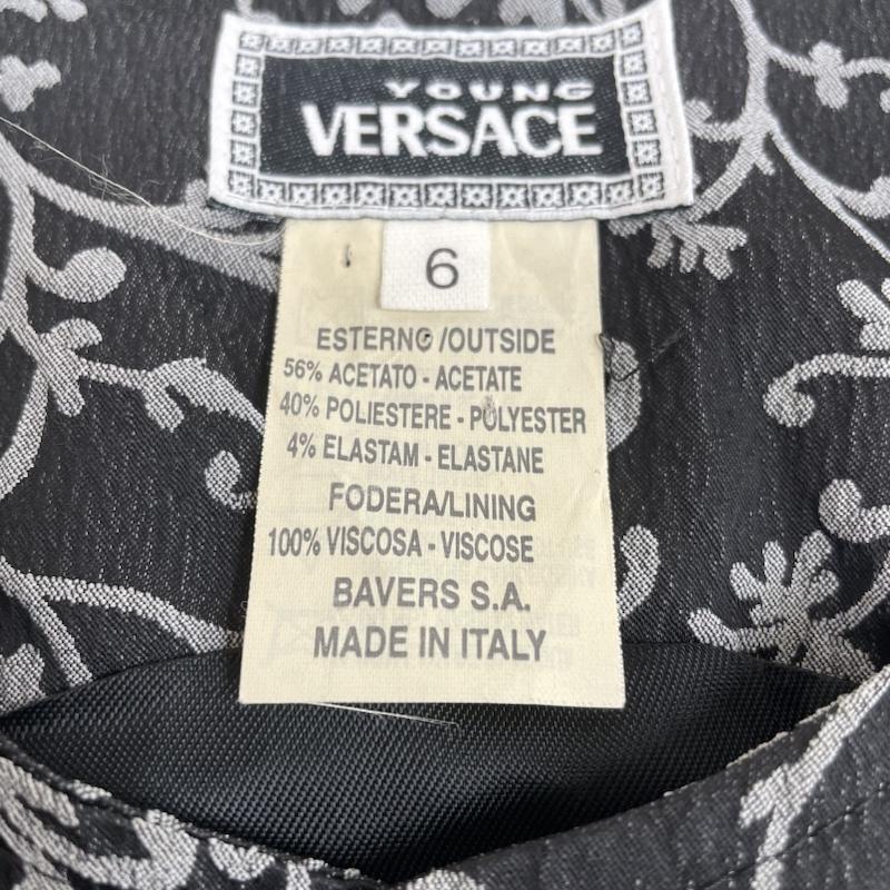 ヴェルサーチ VERSACE ベスト ベスト キッズ ベスト ジレ ジャケット ボタン 前開き 総柄 花柄 子供服 サイズ6 6 総柄 黒 / ブラック / black ボーイズ USED 古着 中古 50121692