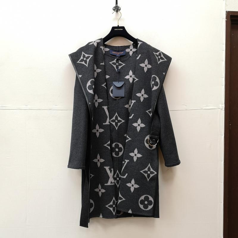 ルイヴィトン LOUIS VUITTON コート コート一般 ジャイアント モノグラム シルク混 シグネチャー フーデッド ラップコート FJC022NUV 36 灰 / グレー / gray レディース USED 古着 中古 50122464
