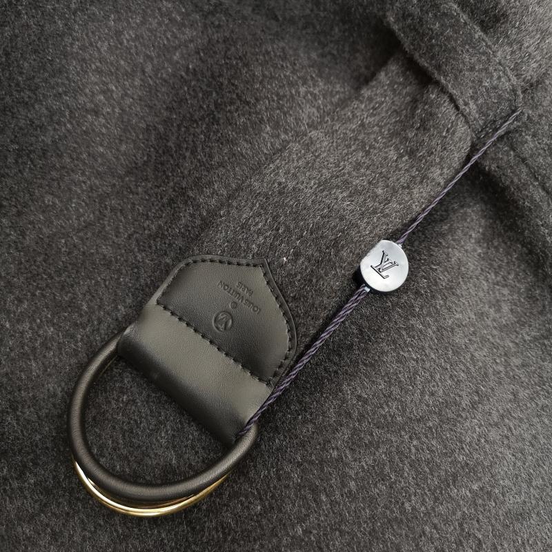 ルイヴィトン LOUIS VUITTON コート コート一般 ジャイアント モノグラム シルク混 シグネチャー フーデッド ラップコート FJC022NUV 36 灰 / グレー / gray レディース USED 古着 中古 50122464