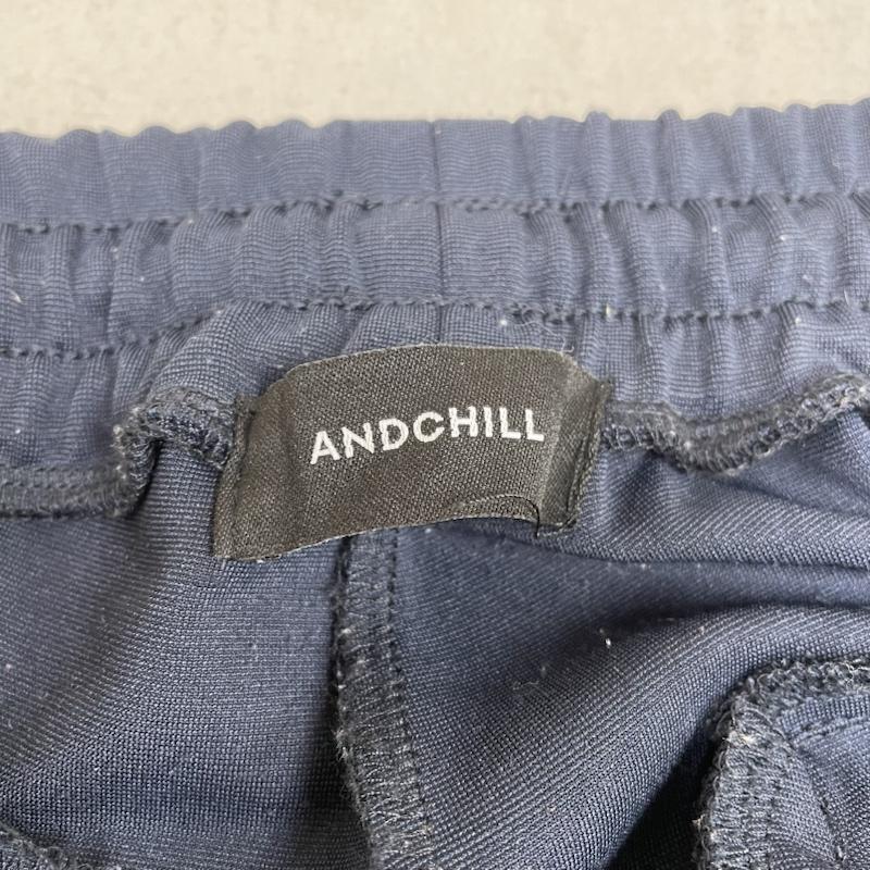 古着 USED パンツ ワークパンツ、ペインターパンツ ANDCHILL ジャージ トラック パンツ ウエストゴム ロゴ 刺繍 サイドライン M ロゴ、文字 X 刺繍 紺 / ネイビー / navy メンズ USED 古着 中古 50123146