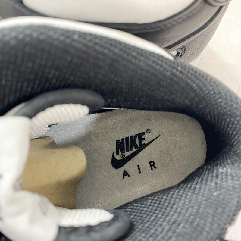 ステューシー STUSSY スニーカー スニーカー DJ7840-002Stussy × Nike Air Force 1 Mid Black and Light Bone US10/28cm US：10 ロゴ、文字 白 / ホワイト / white X 黒 / ブラック / black メンズ USED 古着 中古 50124263