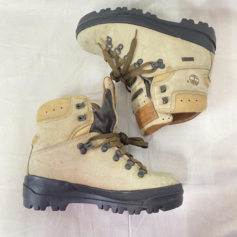 ティンバーランド Timberland アウトドアシューズ アウトドアシューズ world hiker トレッキングブーツ 68015 7M/25cm 25.0cm ロゴ、文字 ベージュ / ベージュ / beige X 灰 / グレー / gray メンズ USED 古着 中古 50124325