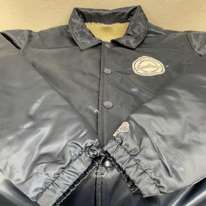 マジェスティック MAJESTIC ジャケット、上着 ジャンパー、ブルゾン Swallows CREW 東京 ヤクルト スワローズ 会員 裏ボア コーチ ジャケット M ロゴ、文字 X 刺繍 紺 / ネイビー / navy メンズ USED 古着 中古 50124616