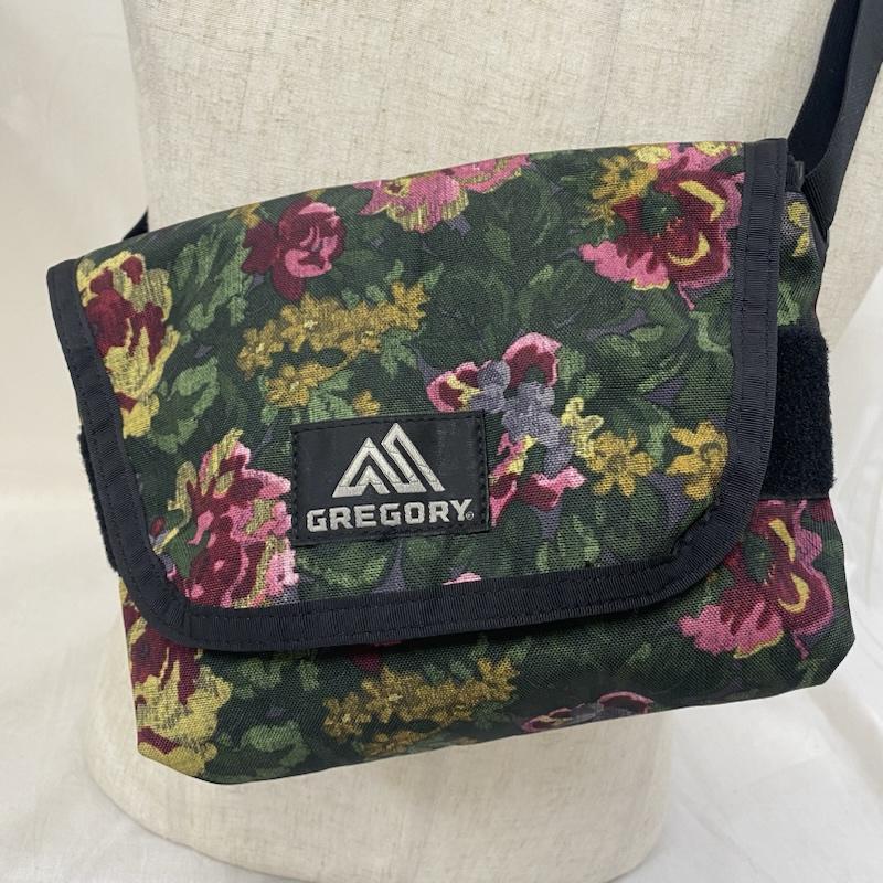 グレゴリー GREGORY ショルダーバッグ ショルダーバッグ ティーニーメッセンジャーバッグ ガーデンタペストリー ショルダーバッグ 花柄 黒 / ブラック / black メンズ USED 古着 中古 50127062