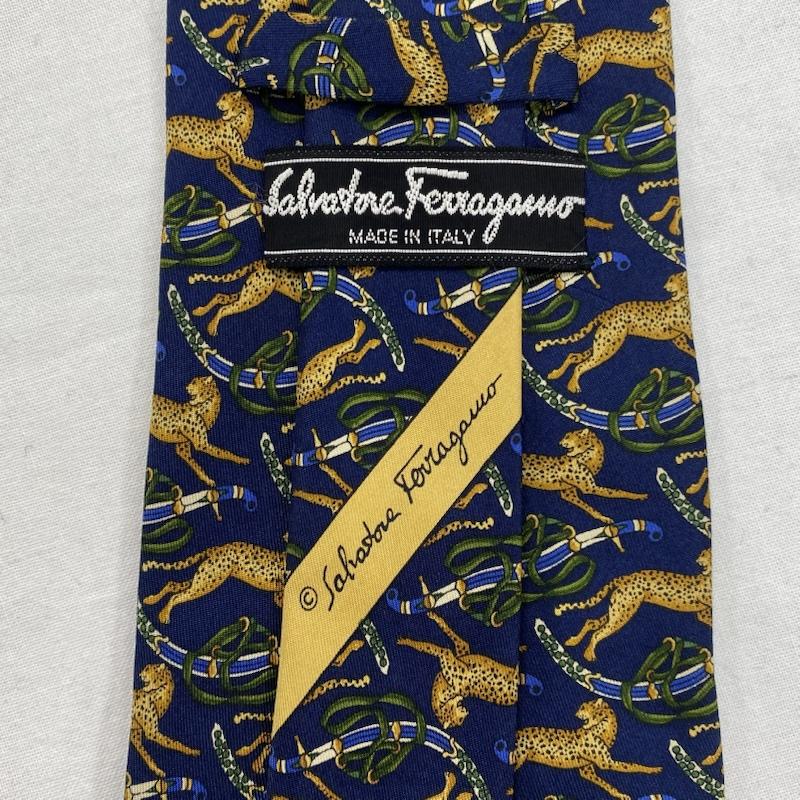 サルヴァトーレフェラガモ Salvatore Ferragamo ネクタイ ネクタイ シルク イタリア製 ヒョウ レオパード 総柄 - 総柄 X ヒョウ柄・レオパード柄 X アニマル柄 紺 / ネイビー / navy メンズ USED 古着 中古 50127065