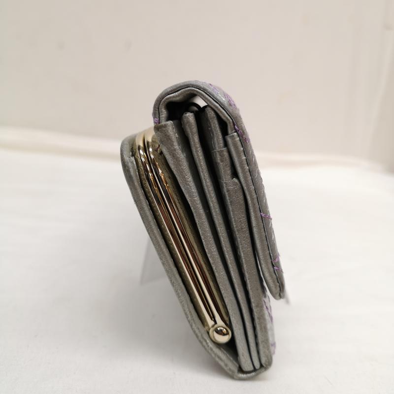 アナスイ ANNASUI 財布 長財布 オーバーザムーン 外がま口 長財布 - 銀 / シルバー / silver color レディース USED 古着 中古 50128615