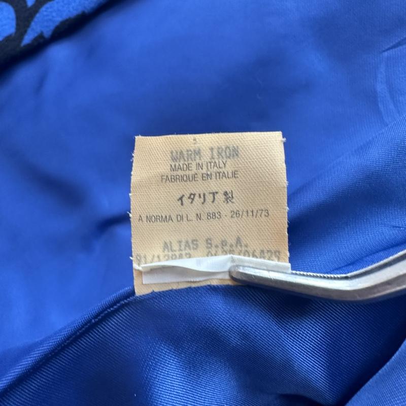 ジャンニヴェルサーチ GIANNI VERSACE ジャケット、上着 ジャケット、ブレザー イタリア製 花柄 ノーカラー ジャケット - 青 / ブルー / blue X 黒 / ブラック / black レディース USED 古着 中古 50128826