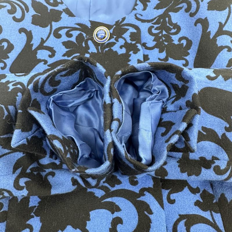 ジャンニヴェルサーチ GIANNI VERSACE ジャケット、上着 ジャケット、ブレザー イタリア製 花柄 ノーカラー ジャケット - 青 / ブルー / blue X 黒 / ブラック / black レディース USED 古着 中古 50128826