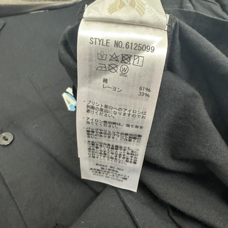 アヴィレックス AVIREX シャツ、ブラウス 半袖 6125099 ピンナップガールプリント 半袖 シャツ レーヨン混 開襟 オープンカラー M 黒 / ブラック / black メンズ USED 古着 中古 50129003