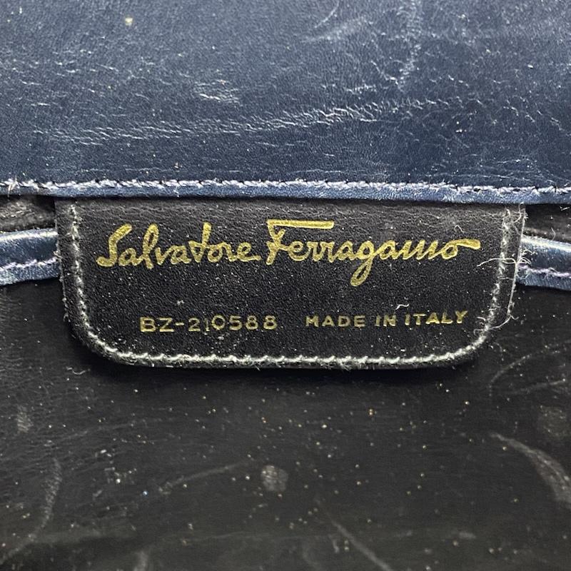 サルヴァトーレフェラガモ Salvatore Ferragamo ショルダーバッグ ショルダーバッグ オールド ヴィンテージ ヴァラ レザー クラッチバッグ ショルダーバッグ 斜め掛け ゴールド金具 - ロゴ、文字 紺 / ネイビー / navy X 金 / ゴールド / gold color メンズ USED 古着 中古 50129629