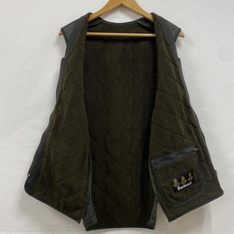 バーブァー Barbour ベスト ベスト POLAR QUILTS ポーラーキルト キルティング ベスト 裏フリース ジップアップ D219 XS ワンポイント X ロゴ、文字 X 刺繍 カーキオリーブ / カーキオリーブ / X オリーブグリーン / オリーブグリーン / メンズ USED 古着 中古 50129904