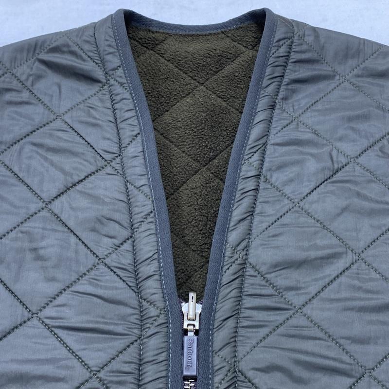 バーブァー Barbour ベスト ベスト POLAR QUILTS ポーラーキルト キルティング ベスト 裏フリース ジップアップ D219 XS ワンポイント X ロゴ、文字 X 刺繍 カーキオリーブ / カーキオリーブ / X オリーブグリーン / オリーブグリーン / メンズ USED 古着 中古 50129904