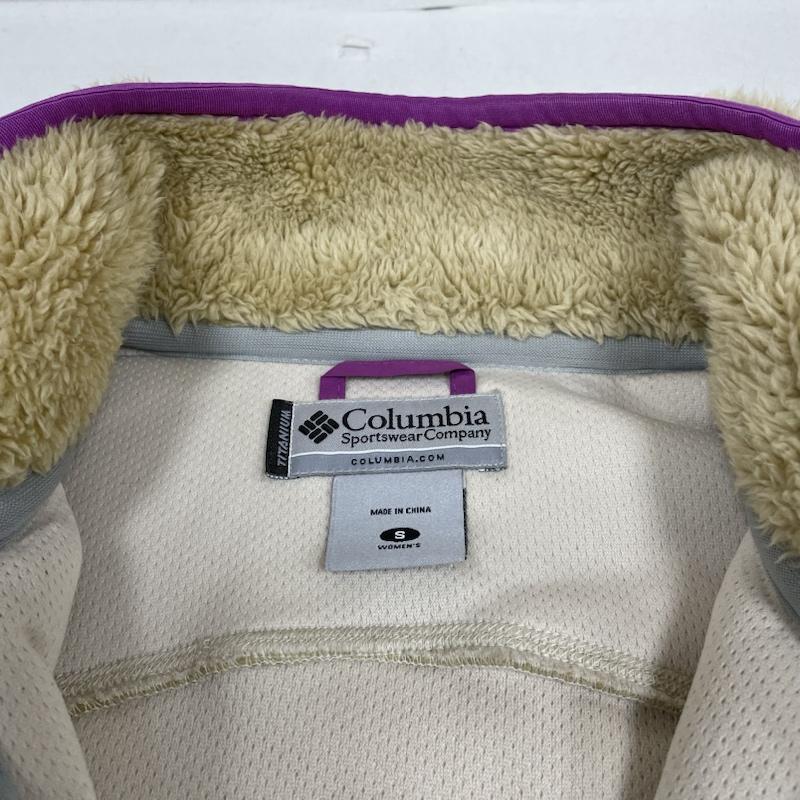 コロンビア Columbia ジャケット、上着 ジャンパー、ブルゾン フリースジャケット ブルゾン ハイネック フルジップ スポーツウエア ロゴ 刺繍 210 PL3558 S ロゴ、文字 X 刺繍 ベージュ / ベージュ / beige X 紫 / パープル / purple レディース USED 古着 中古 50130059