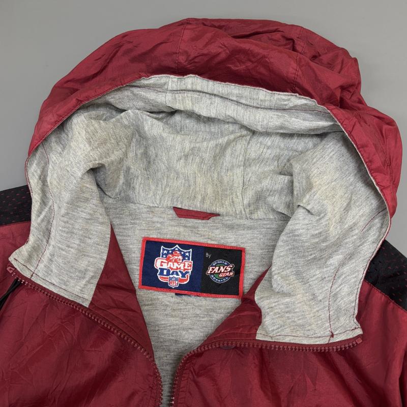 古着 USED ジャケット、上着 ジャンパー、ブルゾン FANS GEAR NFL Tampa Bay Buccaneers タンパベイ バッカニアーズ ロゴ ナイロン フード ジャケット 赤 黒 レッド ブラック - 赤 / レッド / red メンズ USED 古着 中古 50130106