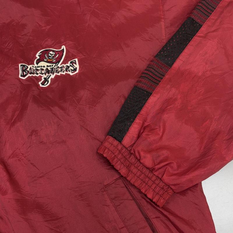 古着 USED ジャケット、上着 ジャンパー、ブルゾン FANS GEAR NFL Tampa Bay Buccaneers タンパベイ バッカニアーズ ロゴ ナイロン フード ジャケット 赤 黒 レッド ブラック - 赤 / レッド / red メンズ USED 古着 中古 50130106