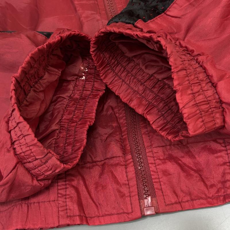 古着 USED ジャケット、上着 ジャンパー、ブルゾン FANS GEAR NFL Tampa Bay Buccaneers タンパベイ バッカニアーズ ロゴ ナイロン フード ジャケット 赤 黒 レッド ブラック - 赤 / レッド / red メンズ USED 古着 中古 50130106