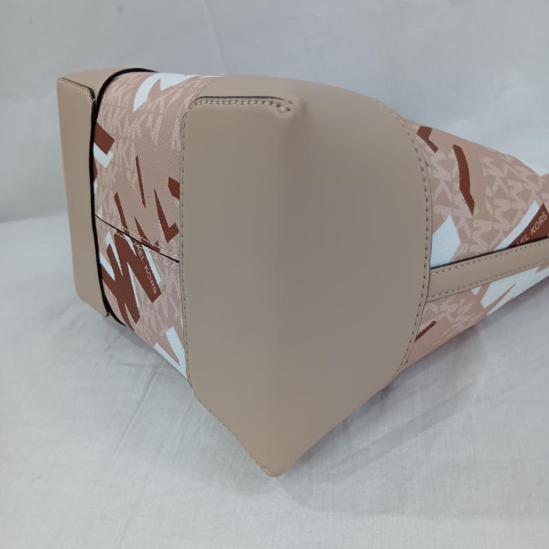 マイケルコース MICHAEL KORS ショルダーバッグ ショルダーバッグ MICHAEL KORS マイケルコース LUGG MULTI バケットメッセンジャー ミディアム ショルダーバッグ 2WAY 35F2GM9M6V ロゴ、文字 X 総柄 茶 / ブラウン / brown X ベージュ / ベージュ / beige X 桃 / ピンク / pink レディース USED 古着 中古 50130524