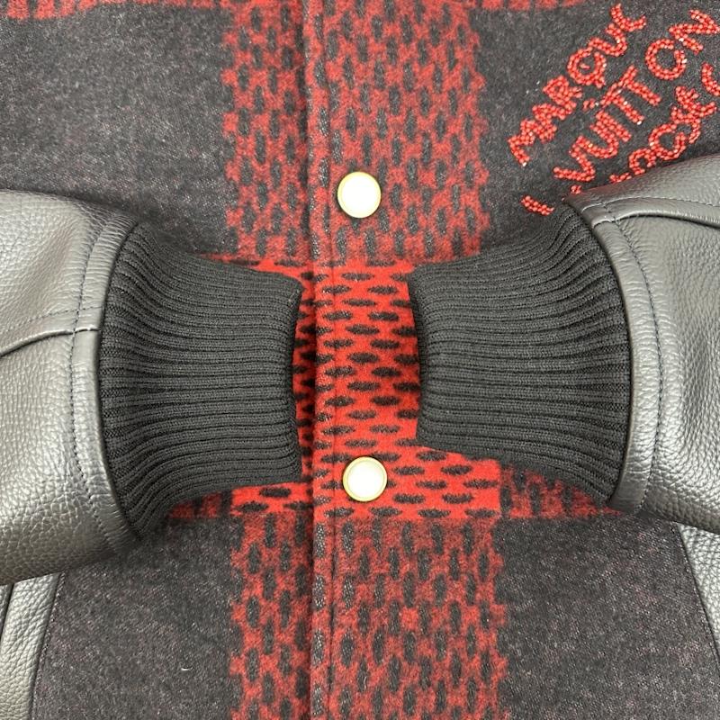 ルイヴィトン LOUIS VUITTON ジャケット、上着 ジャンパー、ブルゾン 24年製 1AFXGN RM242M BQV HRL83E ダミエ バーシティ ブルゾン スタジャン 48 黒 / ブラック / black X 赤 / レッド / red メンズ USED 古着 中古 50131966