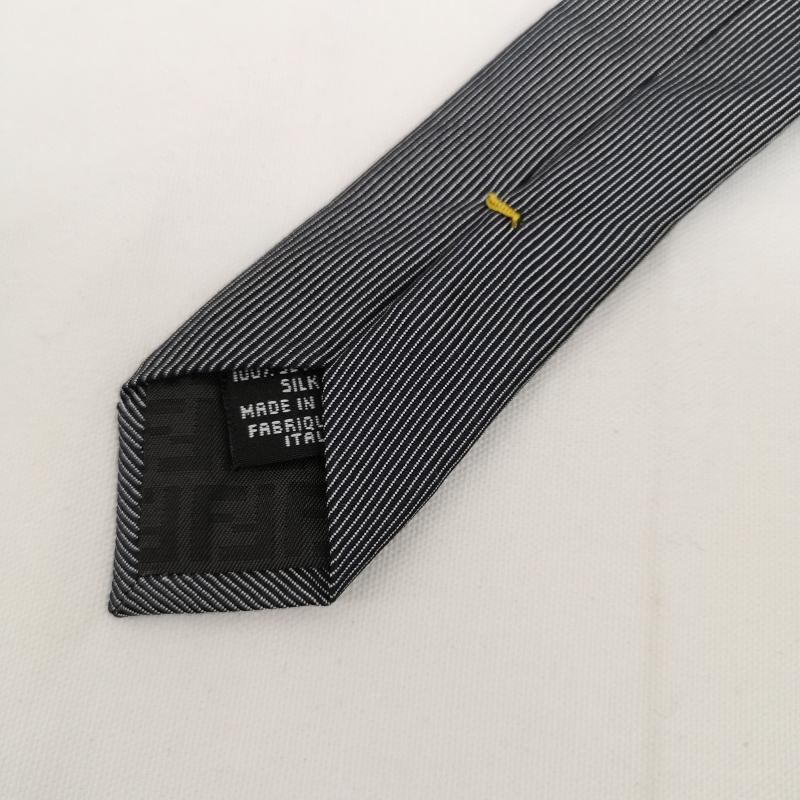 フェンディ FENDI ネクタイ ネクタイ ペイズリー FF ロゴ シルク ネクタイ - 灰 / グレー / gray X アイボリー / アイボリー / メンズ USED 古着 中古 50132124