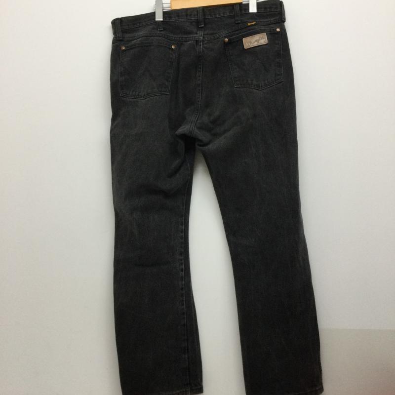 ラングラー Wrangler パンツ デニム、ジーンズ Wrangler BLACK Denim 13MWZWK 38インチ 無地 黒 / ブラック / black メンズ USED 古着 中古 50132443