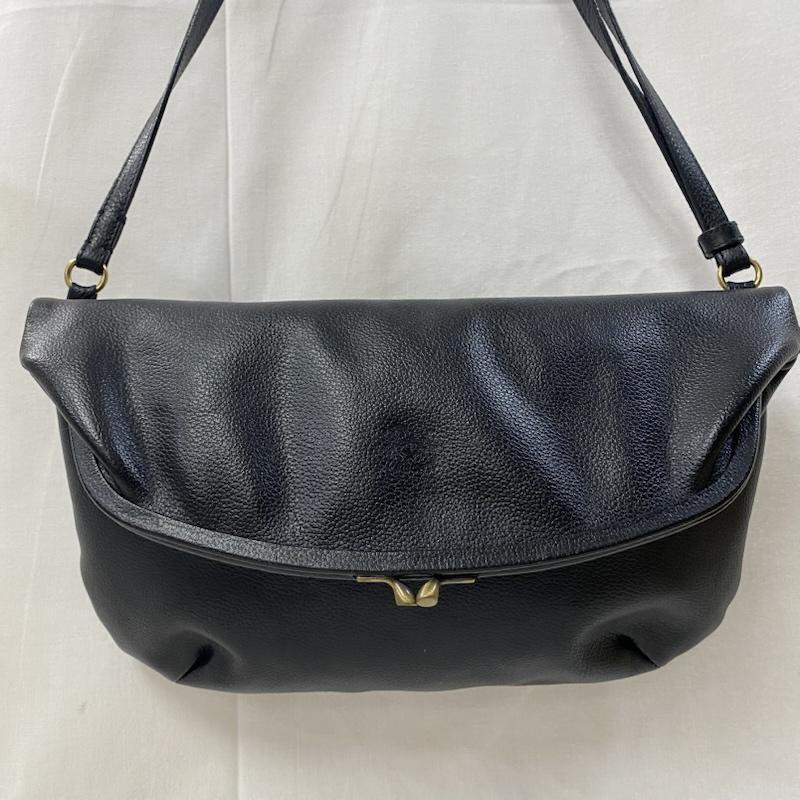 イルビゾンテ IL BISONTE ショルダーバッグ ショルダーバッグ レザー がま口フラップ ショルダーバッグ black LEATHER BAG - ロゴ、文字 黒 / ブラック / black レディース USED 古着 中古 50132900