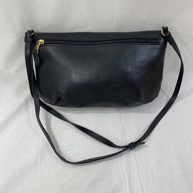 イルビゾンテ IL BISONTE ショルダーバッグ ショルダーバッグ レザー がま口フラップ ショルダーバッグ black LEATHER BAG - ロゴ、文字 黒 / ブラック / black レディース USED 古着 中古 50132900