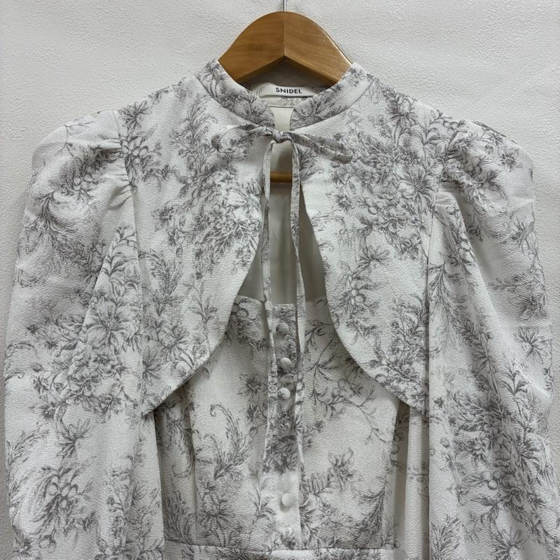 スナイデル SNIDEL ワンピース ロングスカート 23AW Sustaina デコルテ オープン バリエ ワンピ SWFO225038 1 花柄 白 / ホワイト / white X 灰 / グレー / gray レディース USED 古着 中古 50133548