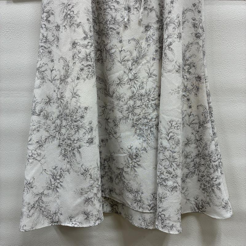 スナイデル SNIDEL ワンピース ロングスカート 23AW Sustaina デコルテ オープン バリエ ワンピ SWFO225038 1 花柄 白 / ホワイト / white X 灰 / グレー / gray レディース USED 古着 中古 50133548