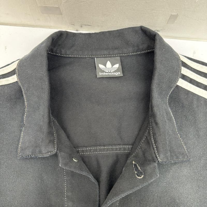 バレンシアガ BALENCIAGA ジャケット、上着 ジャンパー、ブルゾン 23ss adidas クラッシュ ユーズド 加工 サイド ライン デニム ジャケット 724775 TNW54 3 黒 / ブラック / black メンズ USED 古着 中古 50134300