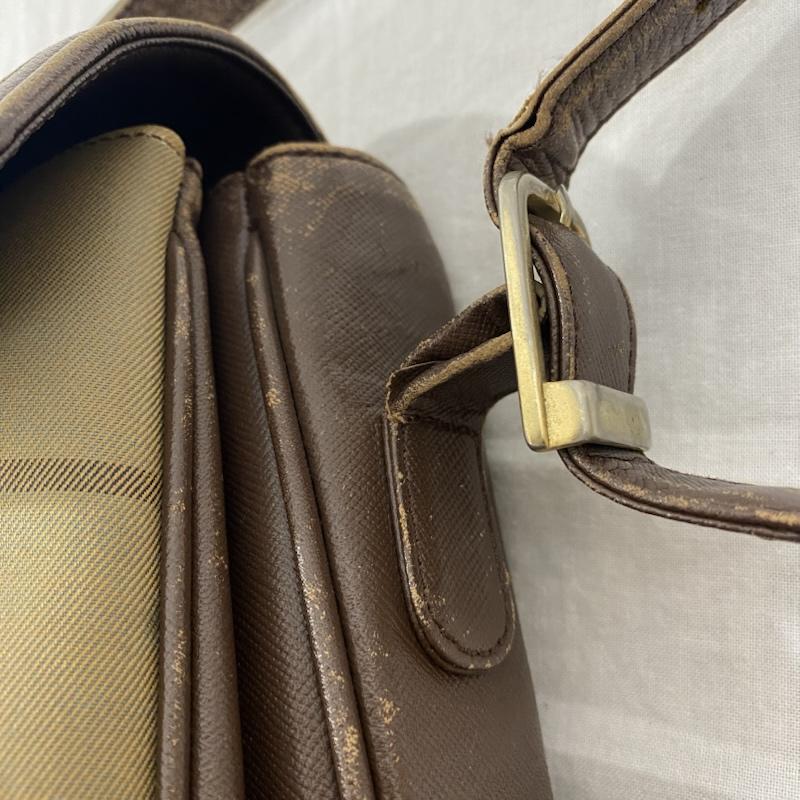 古着 USED ショルダーバッグ ショルダーバッグ burberrys ノバチェック ロゴパッチ ショルダーバッグ VINTAGE ユニセックス - ロゴ、文字 カーキオリーブ / カーキオリーブ / メンズ USED 古着 中古 50134318
