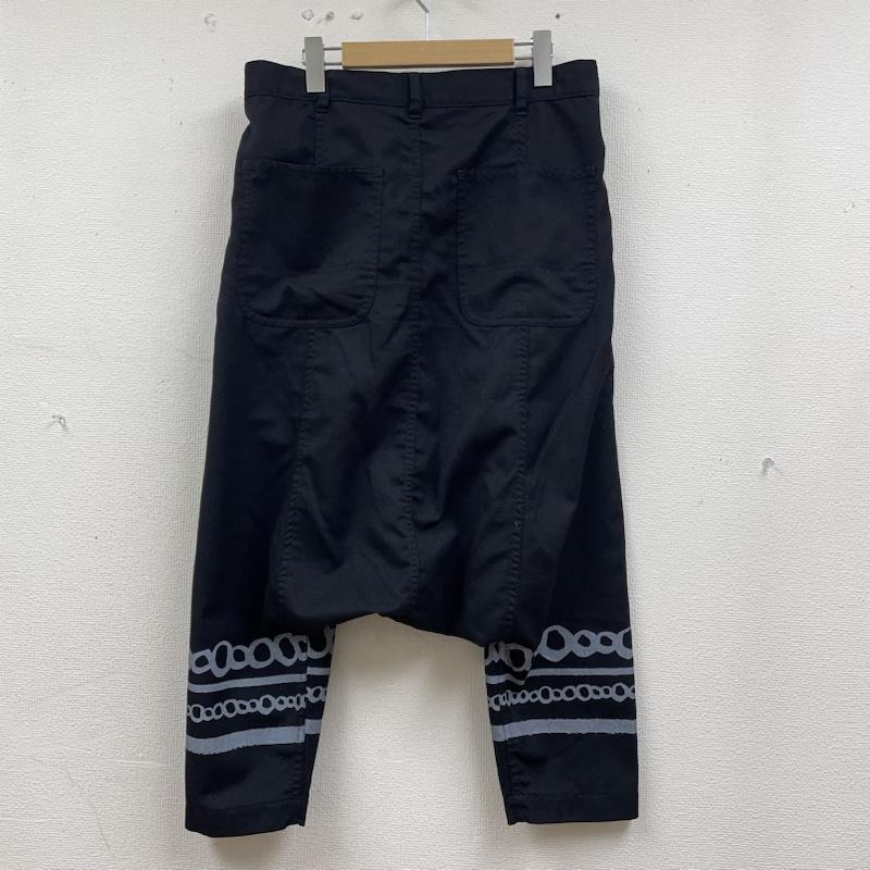 ブラックコムデギャルソン BLACK COMME des GARCONS パンツ ワークパンツ、ペインターパンツ サルエル クロップド パンツ ドッキング プリント ボーダー 1E-P013 S ボーダー柄 X プリント 黒 / ブラック / black メンズ USED 古着 中古 50134839