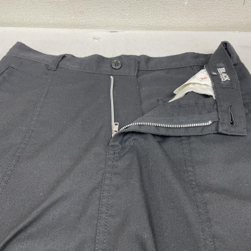 ブラックコムデギャルソン BLACK COMME des GARCONS パンツ ワークパンツ、ペインターパンツ サルエル クロップド パンツ ドッキング プリント ボーダー 1E-P013 S ボーダー柄 X プリント 黒 / ブラック / black メンズ USED 古着 中古 50134839