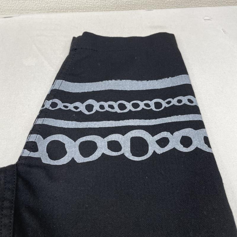 ブラックコムデギャルソン BLACK COMME des GARCONS パンツ ワークパンツ、ペインターパンツ サルエル クロップド パンツ ドッキング プリント ボーダー 1E-P013 S ボーダー柄 X プリント 黒 / ブラック / black メンズ USED 古着 中古 50134839