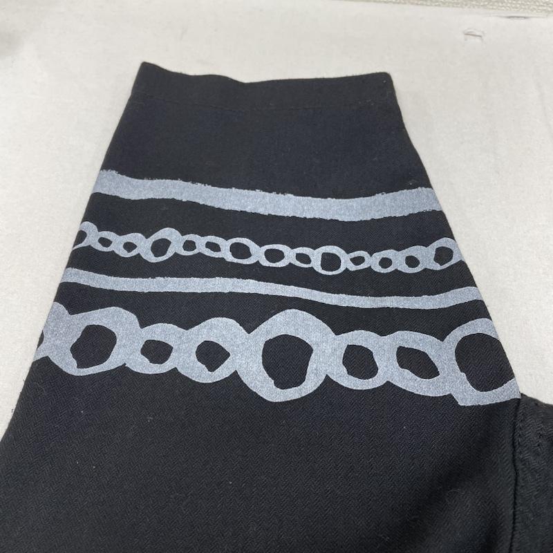 ブラックコムデギャルソン BLACK COMME des GARCONS パンツ ワークパンツ、ペインターパンツ サルエル クロップド パンツ ドッキング プリント ボーダー 1E-P013 S ボーダー柄 X プリント 黒 / ブラック / black メンズ USED 古着 中古 50134839