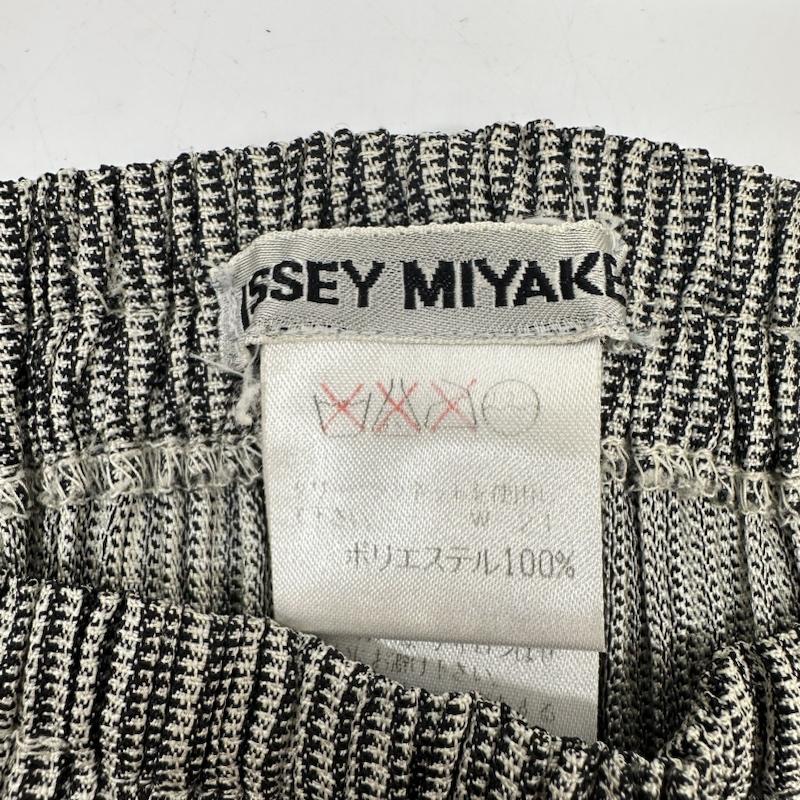 イッセイミヤケ ISSEY MIYAKE パンツ スラックス PLEATS PLEASE プリーツ 加工 ストライプ ロング パンツ IM71-FF903 S 白 / ホワイト / white X 黒 / ブラック / black レディース USED 古着 中古 50135163